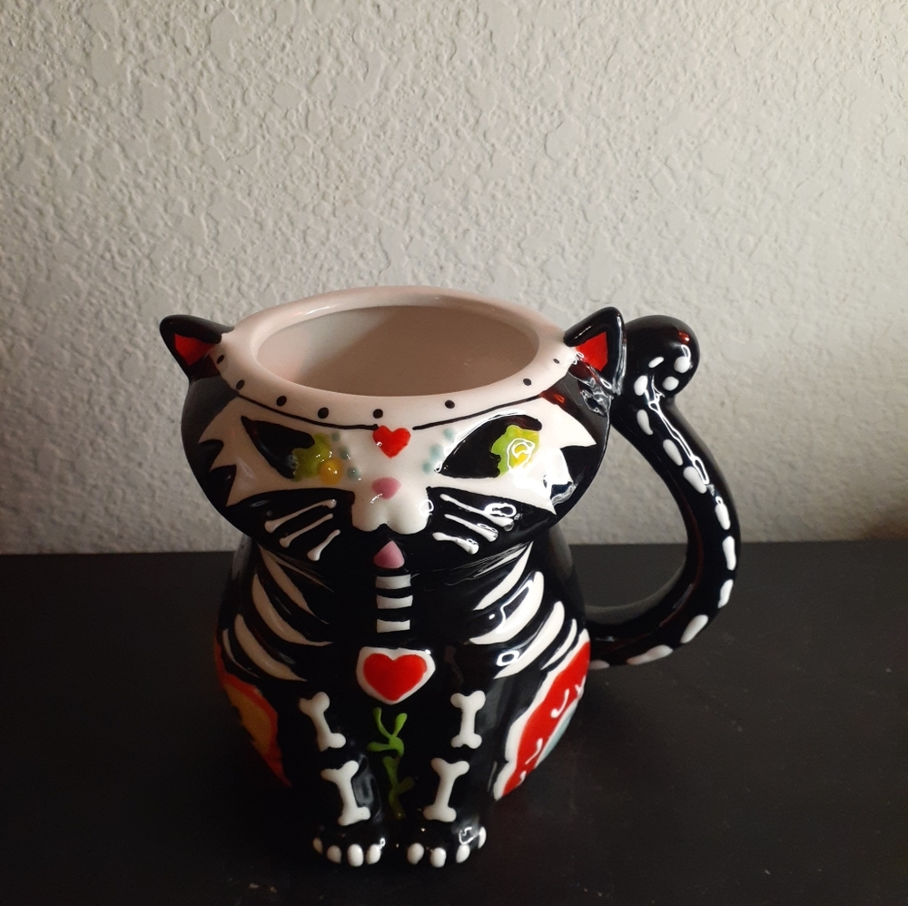 GORGEOUS NEW Spectrum Designz DAY OF THE DEAD Cat Figurine Oversized Coffee Mug.